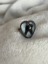 Load image into Gallery viewer, Tooth ring size 5.75
