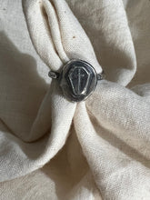 Load image into Gallery viewer, Coffin ring sz 6
