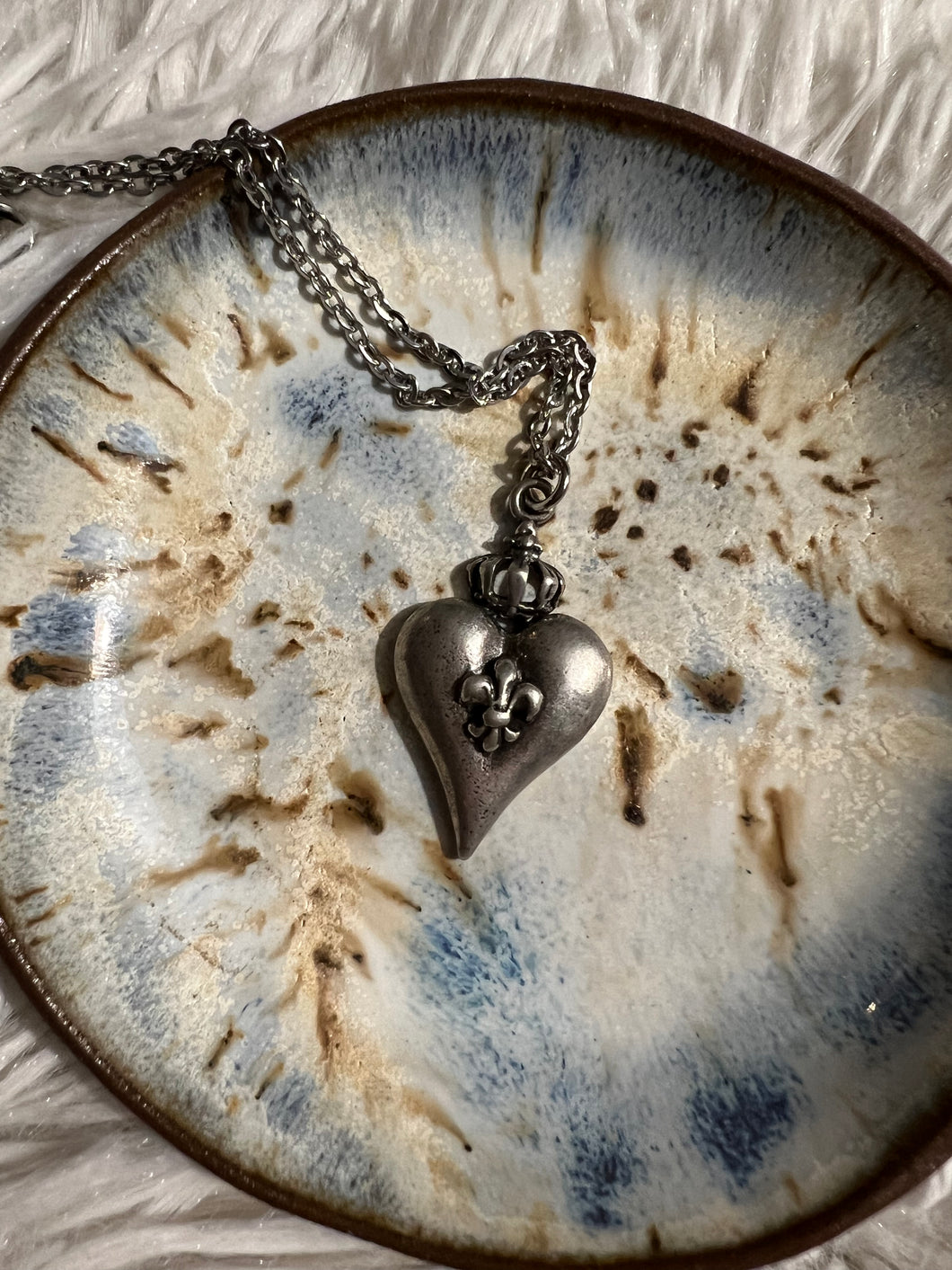 Sterling silver Quebec crest, heart necklace